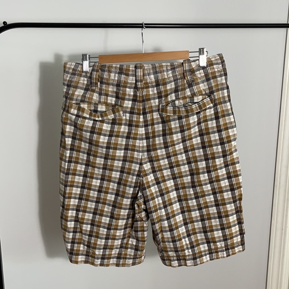 Hollister Plaid Cargo Shorts - Picture 3 of 4